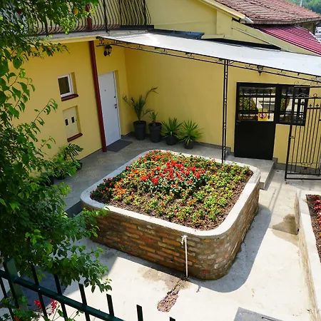 Male Stepenice 4* Belgrado