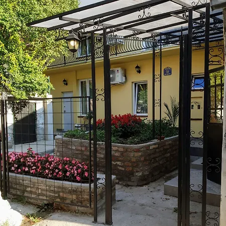 Πανσιόν Male Stepenice